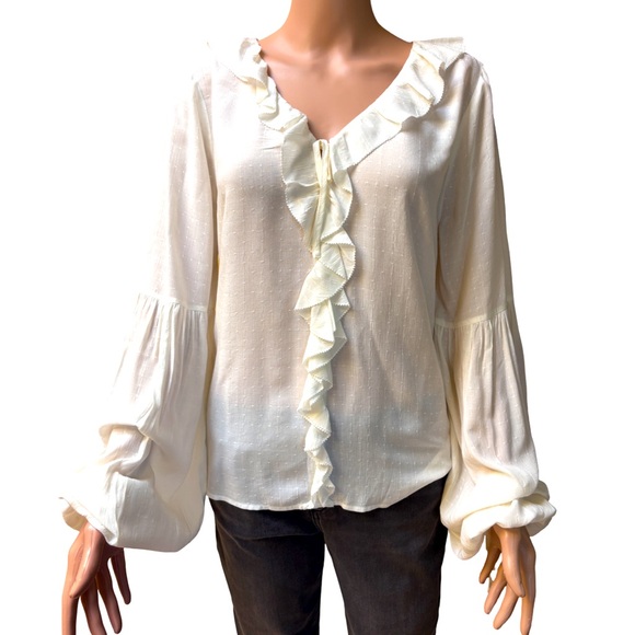 PAIGE Tops - Paige Ivory V-Neck Long Sleeve Top Medium